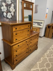 8 Drawer Dresser\/Mirror