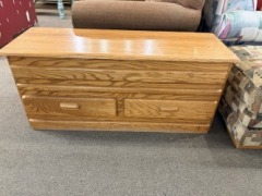 Online: D-Oak Chest, Cedar Lined