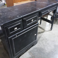 Black desk 3513