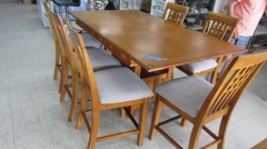 Dining Table w\/Folding Leave & 6 Chairs