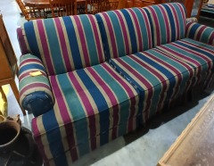 Multicolor couch 3521