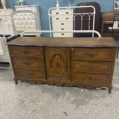 Bassett French Provincial Dresser Style 9 Drawer Dresser