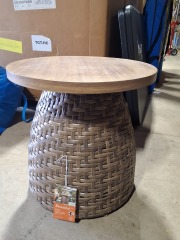 beautiful patio side table brown wicker MSRP 124.99