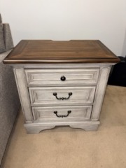 Online: NEW Night Stand outlet\/usb