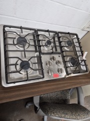 GE 36-inch built-in gas cooktop