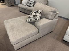 Online: NEW Right Arm Chaise