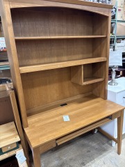 Ethan & Allen Desk w\/ Hutch