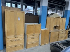 Maple Front Kitchen Cabinet Set