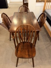Online: D-Dark Wood Dining Table w\/4 Chairs