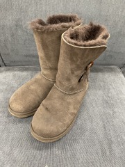 Sheepskin Boots Size 8
