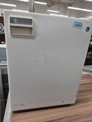 GE compact Mini Fridge