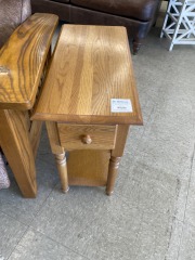 Oak Side Table w\/ Drawer