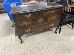 FOOTED LANE CEDAR CHEST
