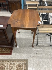 Shapely Maple End Table