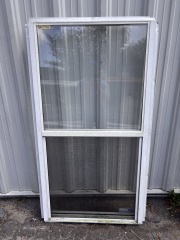 Vinyl Window With Screen 32\