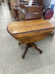 Drop Leaf Pedestal Table