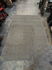 SOFIA MADE IN INDIA 80% WOOL 20% COTTON FLAT WOVEN Black and white 7x8ft Rug