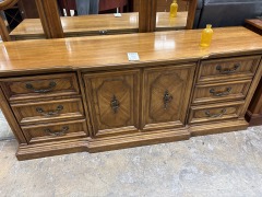 Stanley long Dresser w\/ trifold mirror