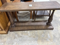Wellhouse International Sofa Table