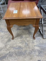 wood end table w\/ drawer