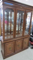 'Broyhill' China Cabinet
