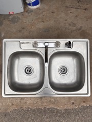 Stainless Steel Sink with Faucet 22\