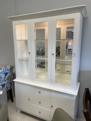 Lighted White Buffet\/Hutch