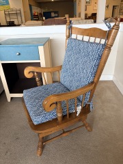 Online: D-Stationary Rocking Chair