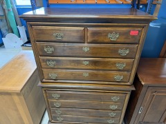 DRESSER