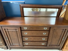 DRESSER W MIRROR