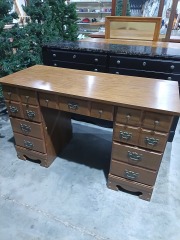 Desk 3700