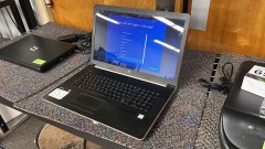 HP 17-BY0085CL Laptop + Charger