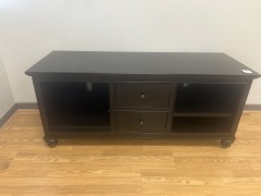 Black Media Center Low