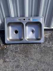 Stainless Kitchen Sink 33\