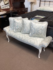 Bench w Pillows