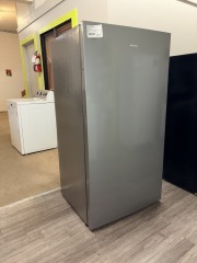 Online: NEW Hisense Freezer\/Fridge