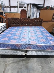 King Matress & box spring 3718