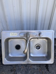 Stainless Kitchen Sink With Dispenser